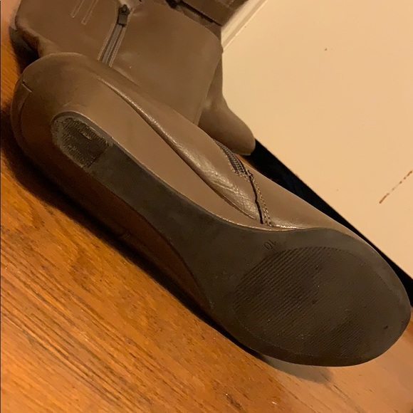 Boots - Picture 3 of 3